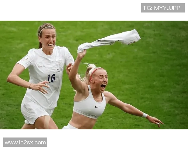 足球场上球星女友揭秘她们的身份与背后的故事